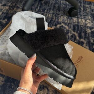 Women's Project cloud Black Fur Slip-On Shoes / slippers